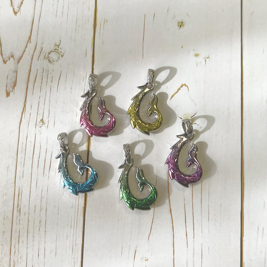 レイヤード加工 ホエールテールフィッシュフックペンダント 【GPSS1285】