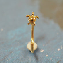 画像をギャラリービューアに読み込む, ホヌスルーピアス 片耳販売 【GESS7001.E】