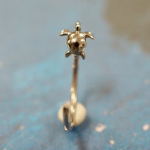 画像をギャラリービューアに読み込む, ホヌスルーピアス 片耳販売 【GESS7001.E】