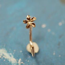 画像をギャラリービューアに読み込む, プルメリアスルーピアス 片耳販売 【GESS7002.E】