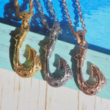 画像をギャラリービューアに読み込む, 深彫フィッシュフックペンダント 【GPSS9005.P】