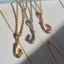 画像をギャラリービューアに読み込む, 深彫フィッシュフックペンダント 【GPSS9005.P】