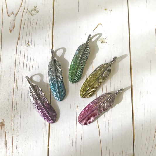 レイヤード加工 フェザーペンダント 【GPSS939】