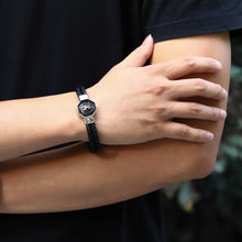画像をギャラリービューアに読み込む, BSS935 STAINLESS STEEL LEATHER BRACELET WITH LION AAB CO..