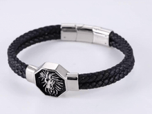 画像をギャラリービューアに読み込む, BSS935 STAINLESS STEEL LEATHER BRACELET WITH LION AAB CO..