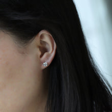 画像をギャラリービューアに読み込む, ESJ04 STAINLESS STEEL EAR STUDS CZ AAB CO..