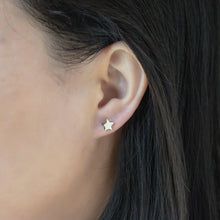 画像をギャラリービューアに読み込む, ESS40 STAINLESS STEEL EAR STUDS AAB CO..