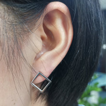 画像をギャラリービューアに読み込む, ESS650 STAINLESS STEEL EARRING AAB CO..