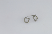 画像をギャラリービューアに読み込む, ESS650 STAINLESS STEEL EARRING AAB CO..