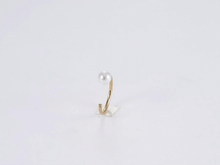 画像をギャラリービューアに読み込む, ESS702 STAINLESS STEEL EARRING WITH PLASTIC PEARL AAB CO..