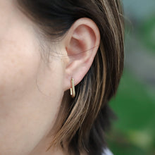 画像をギャラリービューアに読み込む, ESS713 STAINLESS STEEL U Shape Huggies (Big) AAB CO..