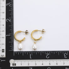 画像をギャラリービューアに読み込む, ESS721 STAINLESS STEEL EARRING WITH PEARL AAB CO..
