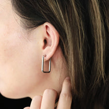 画像をギャラリービューアに読み込む, ESS729 STAINLESS STEEL RECTANGLE SHAPE EARRING AAB CO..