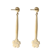 画像をギャラリービューアに読み込む, ESS792 STAINLESS STEEL EARRING WITH MOP FLOWER AAB CO..