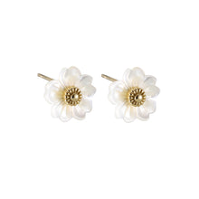 画像をギャラリービューアに読み込む, ESS793 STAINLESS STEEL EARRING WITH MOP FLOWER AAB CO..