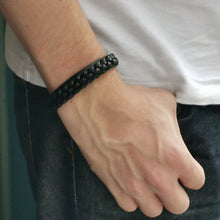 画像をギャラリービューアに読み込む, MBSS23 LEATHER BRACELET WITH STAINLESS STEEL CLOSURE AAB CO..