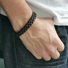 画像をギャラリービューアに読み込む, MBSS23 LEATHER BRACELET WITH STAINLESS STEEL CLOSURE AAB CO..