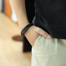 画像をギャラリービューアに読み込む, MBSS26 STAINLESS STEEL BRACELET WITH LEATHER AND ONYX AAB CO..