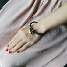 画像をギャラリービューアに読み込む, MBSS68 MAGNETIC BRACELET WITH HEART AAB CO..