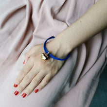 画像をギャラリービューアに読み込む, MBSS68 MAGNETIC BRACELET WITH HEART AAB CO..