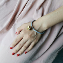 画像をギャラリービューアに読み込む, MBSS68 MAGNETIC BRACELET WITH HEART AAB CO..