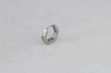 画像をギャラリービューアに読み込む, MESS20 STAINLESS STEEL EARRING AAB CO..