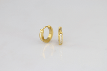 画像をギャラリービューアに読み込む, MESS27 STAINLESS STEEL EARRING WITH CZ AAB CO..