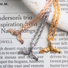 画像をギャラリービューアに読み込む, ミニホエールテールペンダント 【GPSS1680】《刻印可能》