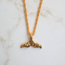 画像をギャラリービューアに読み込む, ミニホエールテールペンダント 【GPSS1680】《刻印可能》