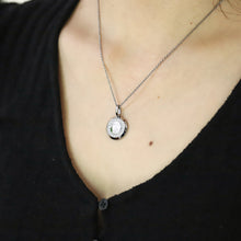 画像をギャラリービューアに読み込む, PSS1259 STAINLESS STEEL ROUND PENDANT WITH CZ AAB CO..