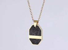画像をギャラリービューアに読み込む, PSS1276 STAINLESS STEEL PENDANT WITH FORGED CARBON AAB CO..