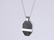 画像をギャラリービューアに読み込む, PSS1276 STAINLESS STEEL PENDANT WITH FORGED CARBON AAB CO..