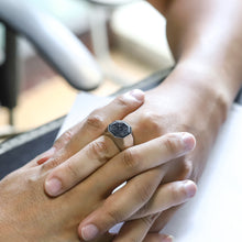 画像をギャラリービューアに読み込む, RSS1077 STAINLESS STEEL RING WITH FORGED CARBON AAB CO..