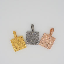 画像をギャラリービューアに読み込む, レイヤード加工 リバーシブルキルトスクエアペンダント【GPSS9004.Q】