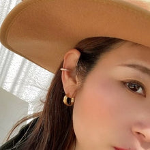 画像をギャラリービューアに読み込む, プルメリアフープピアス 片耳販売 【GESS179】