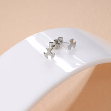 画像をギャラリービューアに読み込む, ESS33 STAINLESS STEEL EAR STUDS AAB CO..
