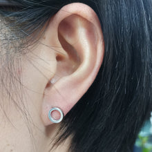 画像をギャラリービューアに読み込む, ESS648 STAINLESS STEEL EARRING AAB CO..
