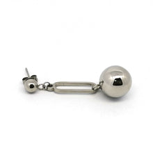 画像をギャラリービューアに読み込む, ESS675 STAINLESS STEEL EARRING WITH BALL AAB CO..
