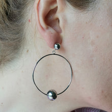 画像をギャラリービューアに読み込む, ESS676 STAINLESS STEEL EARRING WITH BALL AAB CO..
