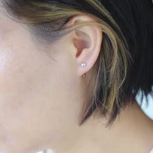 画像をギャラリービューアに読み込む, ESS701 STAINLESS STEEL EARRING WITH CZ AAB CO..
