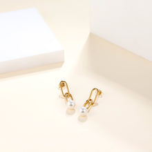 画像をギャラリービューアに読み込む, ESS718 STAINLESS STEEL EARRING WITH SHELL PEARL AAB CO..
