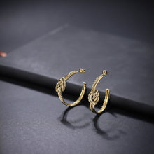 画像をギャラリービューアに読み込む, ESS726 STAINLESS STEEL TWISTED EARRING AAB CO..
