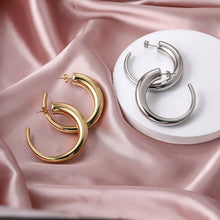 画像をギャラリービューアに読み込む, ESS785 Stainless Steel Hollow Earring AAB CO..
